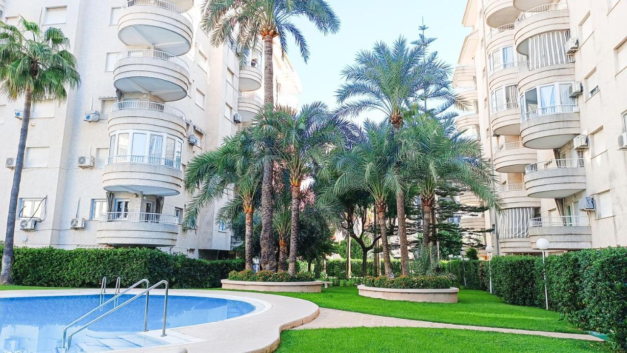 Tropicana - Piscina Y Tenis - Aire Acondicionado - Fibra Optica - Netflix Apartment